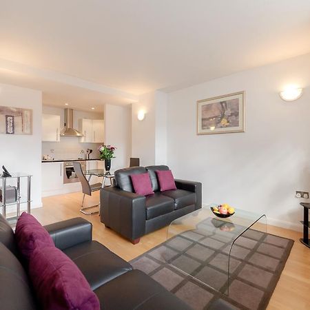Roomspace Serviced Apartments - Groveland Court Londen Kamer foto