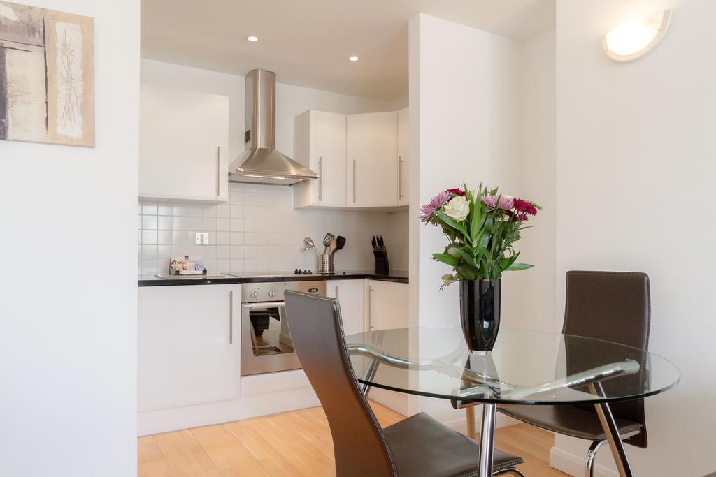 Roomspace Serviced Apartments - Groveland Court Londen Kamer foto