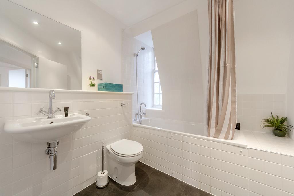 Roomspace Serviced Apartments - Groveland Court Londen Kamer foto