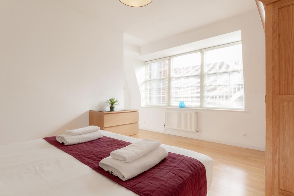 Roomspace Serviced Apartments - Groveland Court Londen Kamer foto